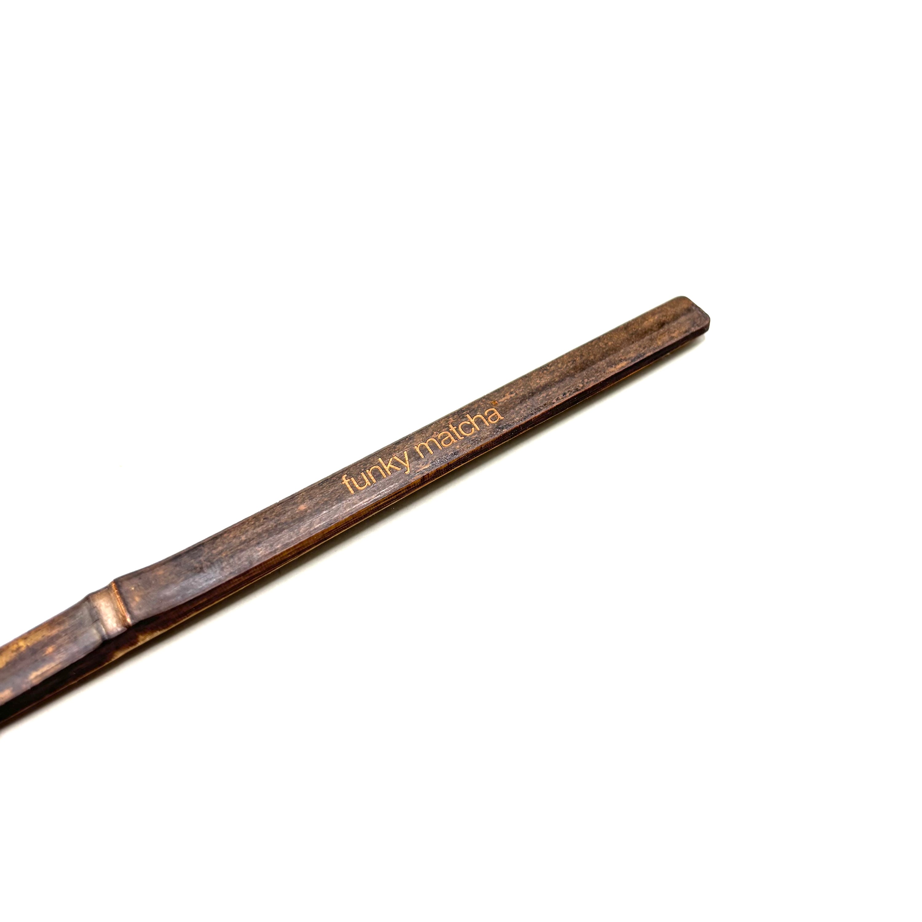 funky matcha black bamboo scoop cloesup